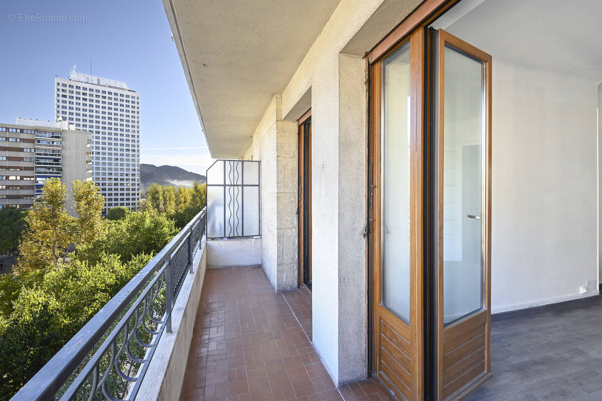 Appartement à MARSEILLE-6E