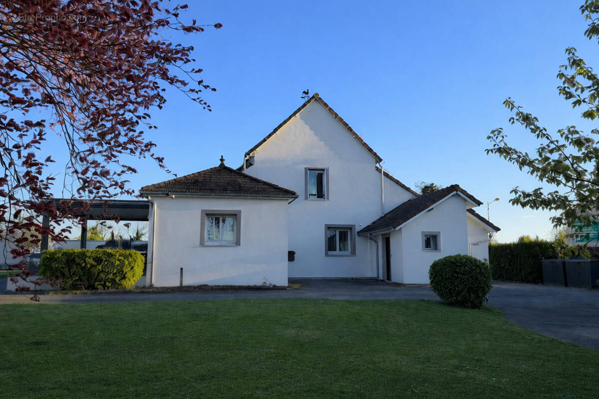 Maison à PIERRE-DE-BRESSE