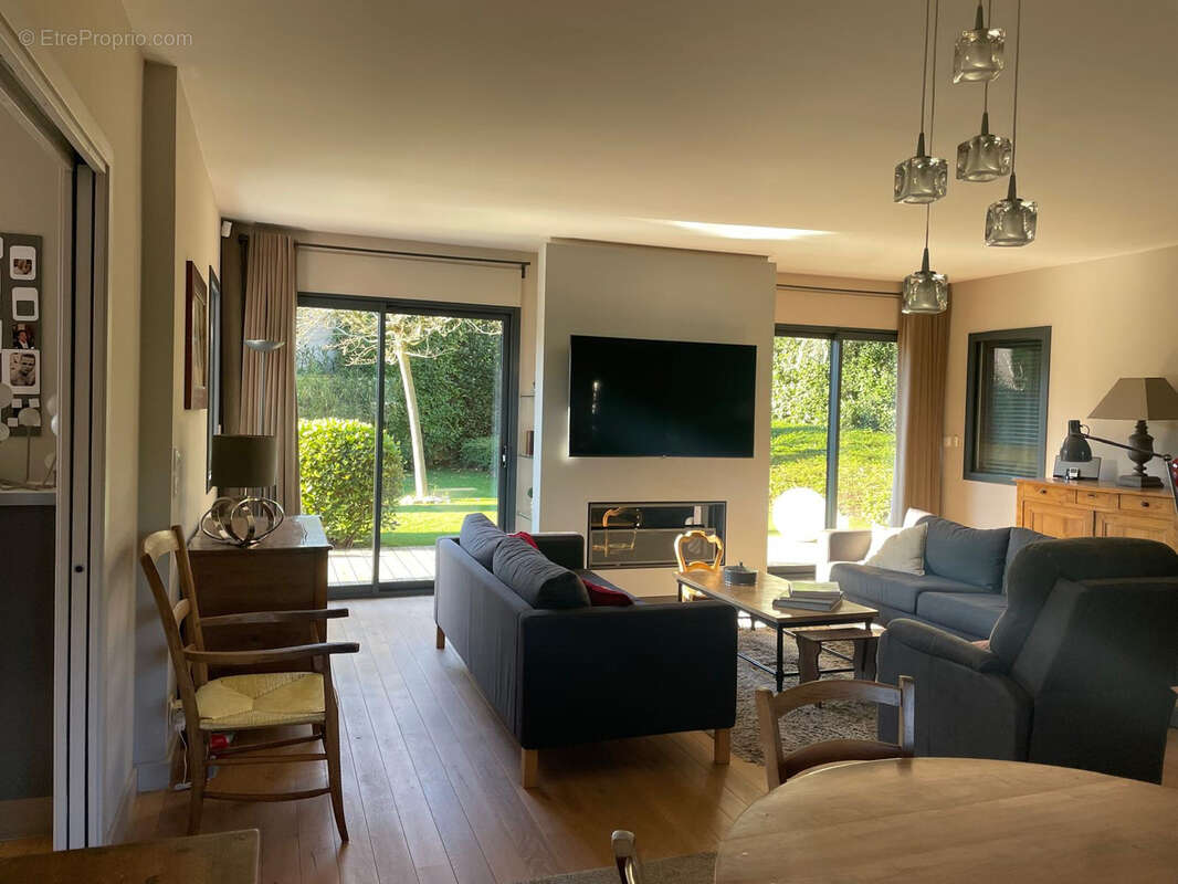 Maison à SAINT-CYR-AU-MONT-D'OR