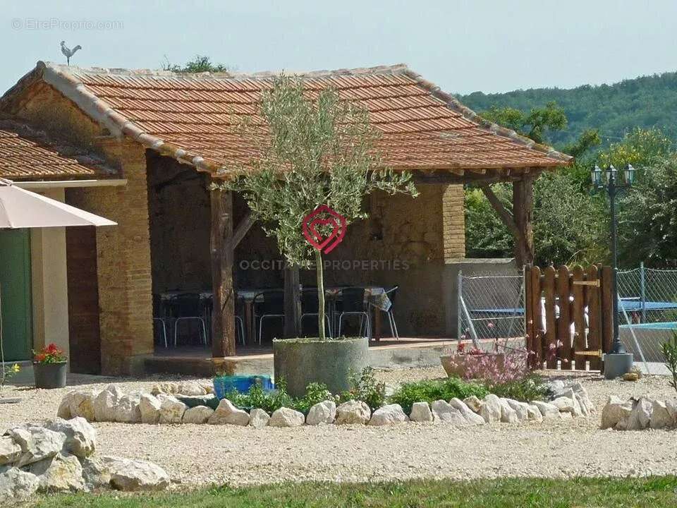 Grande maison familiale avec piscine et belles vues - photo 4
