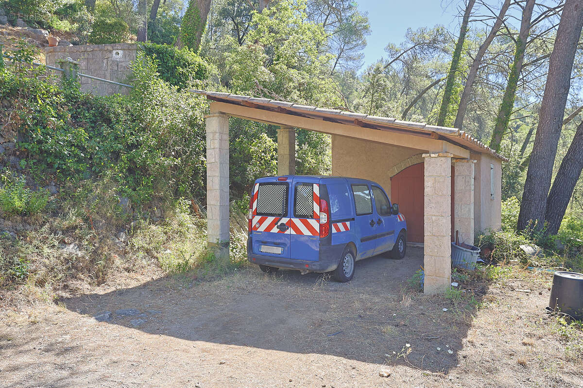 Maison à SOLLIES-TOUCAS