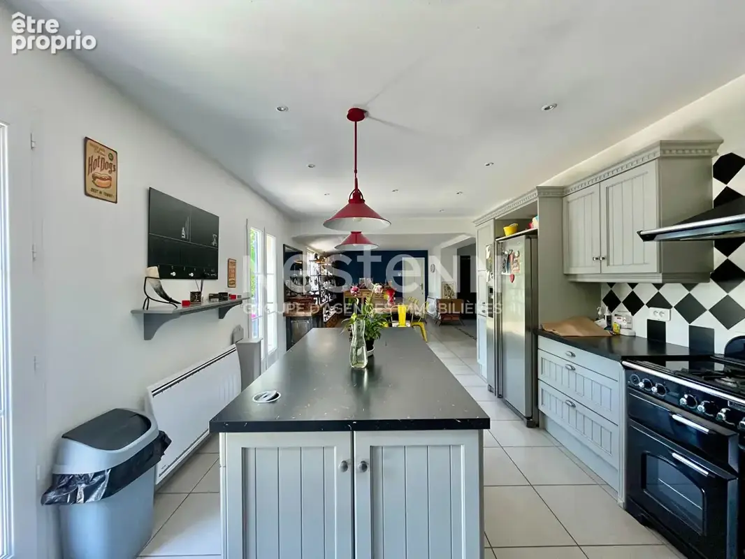 A vendre - Maison Chaumont En Vexin - 5 chambres / 220 m² habitables / 1000 m² terrain - photo 5