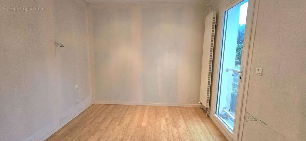 Maison de ville, de type 5, sous-sol, garage et jardin clos de 317 m² - photo 8