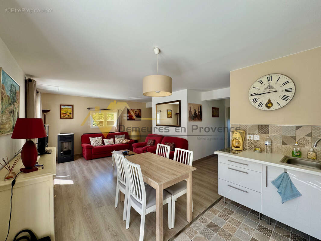 Appartement à BEAUMONT-DU-VENTOUX