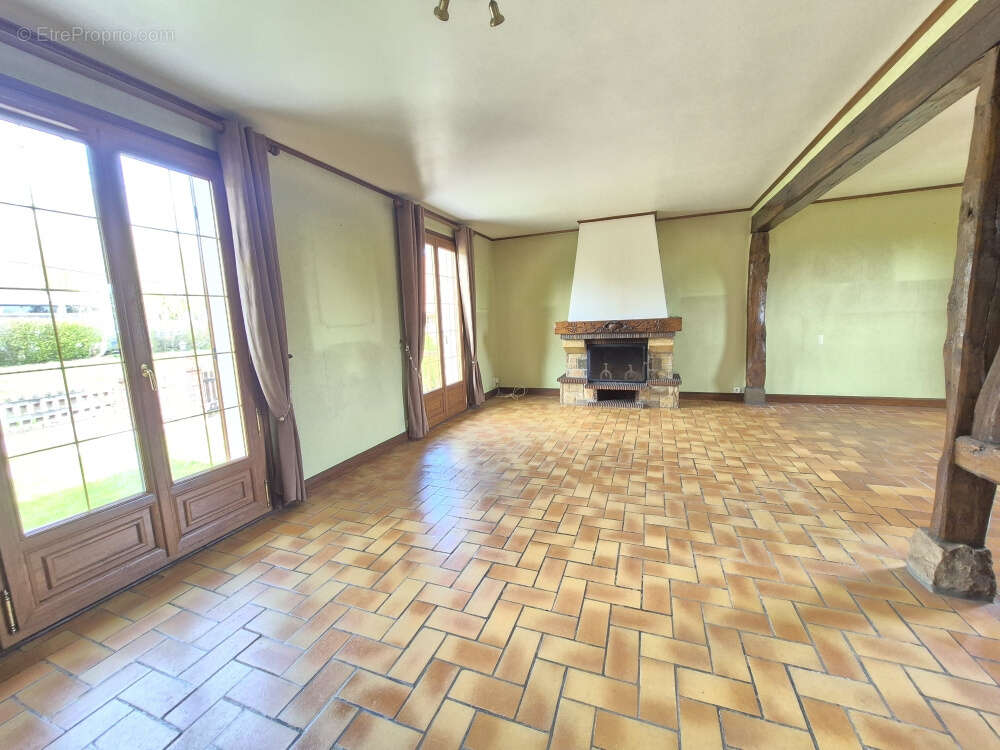 Maison à NEUFCHATEL-EN-BRAY