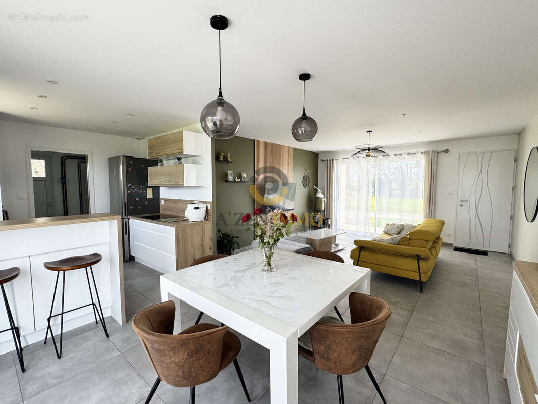 Maison à SECONDIGNY