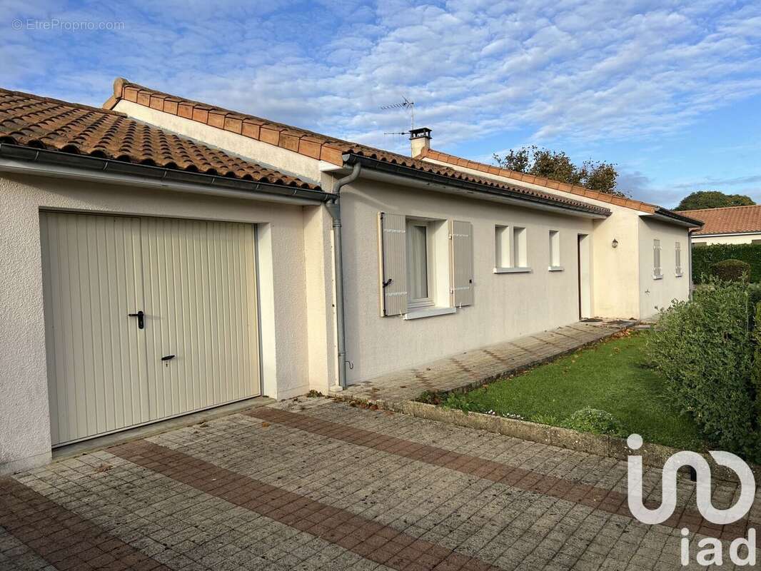 Photo 2 - Maison à LEZAY