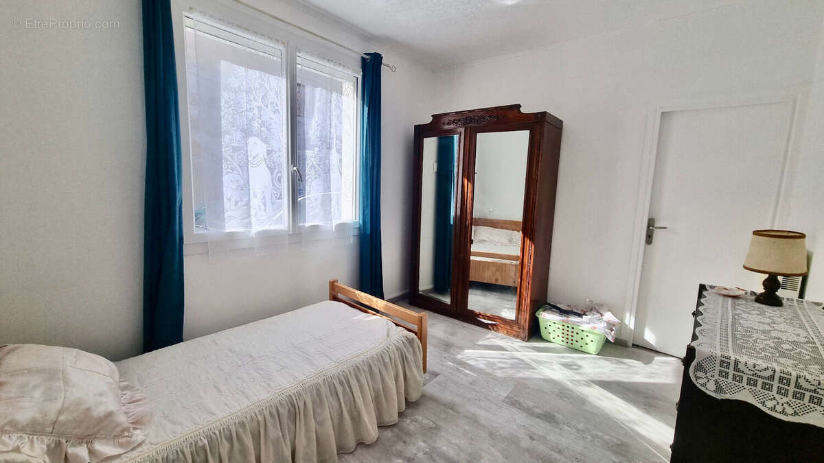PONT-DU-CHÂTEAU / Centre bourg immeuble de rapport à vendre, belle opportunité ! - photo 13