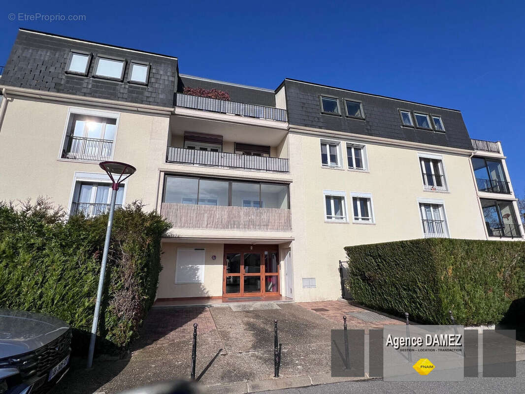 À vendre - Dourdan : Appartement T3 de 69 m² avec terrasse et garage - Proche commerces - photo 10