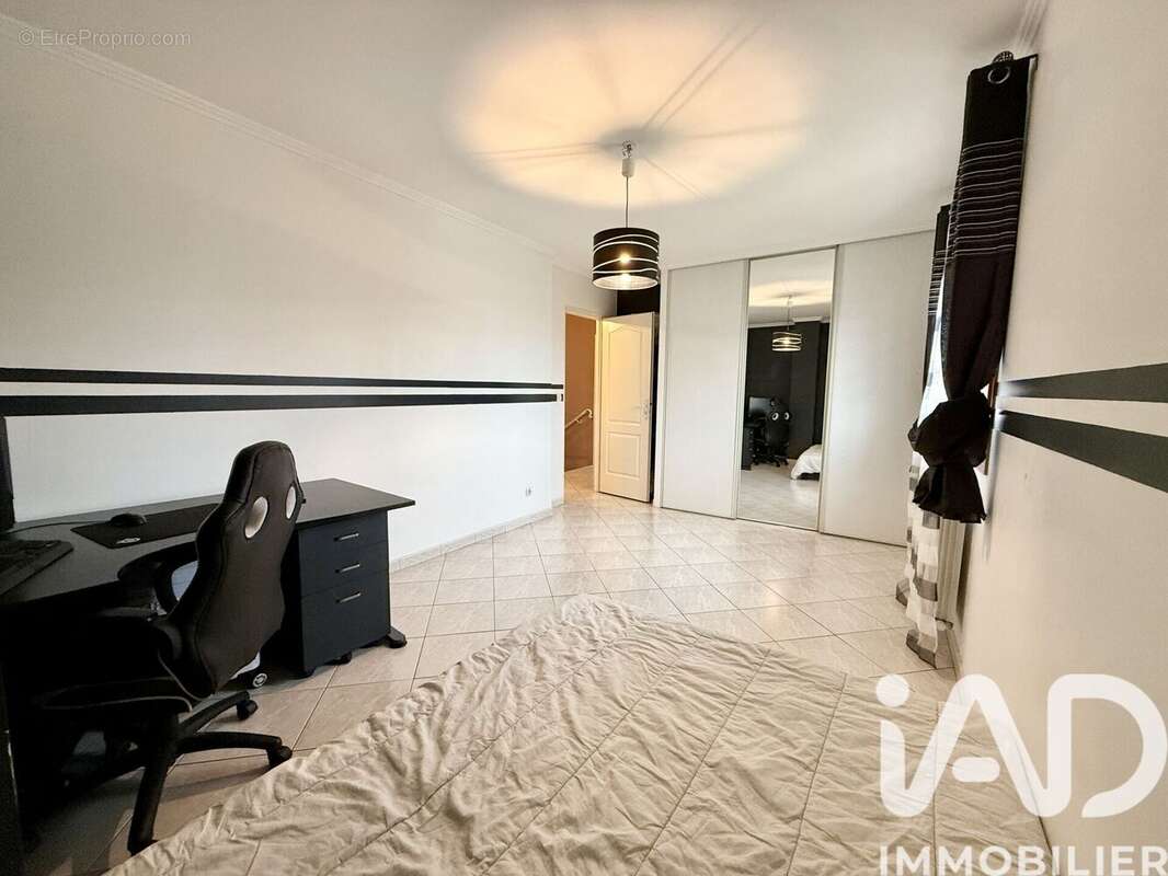 Photo 9 - Maison à VAUJOURS