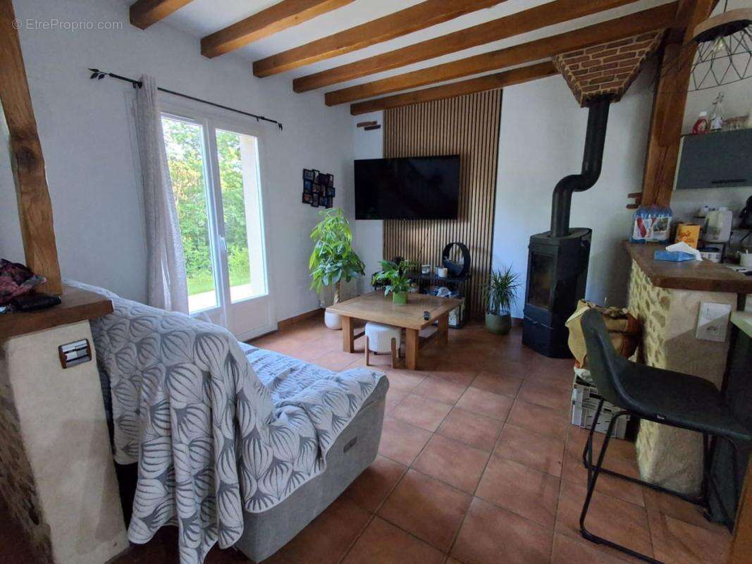 Maison à MAGNAC-BOURG
