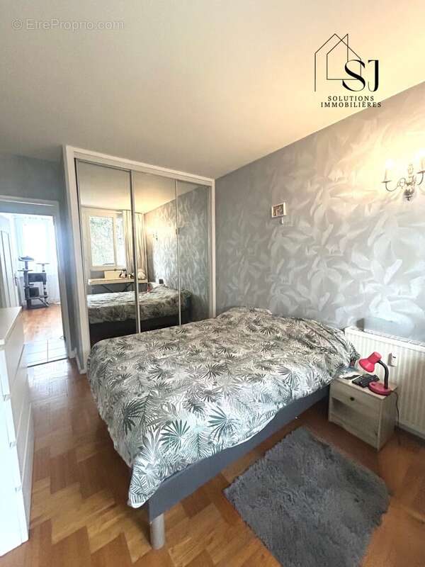 Appartement à PIERRE-BENITE