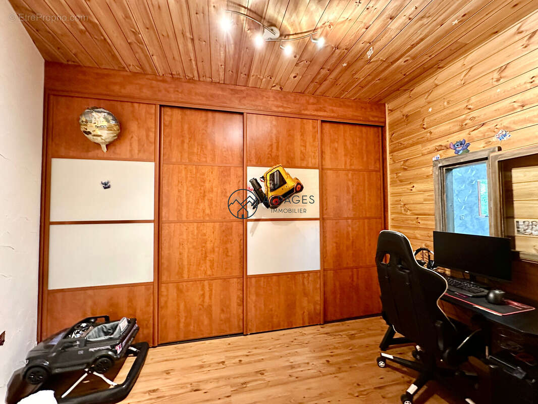 Chambre 1 - Appartement à GUILLESTRE