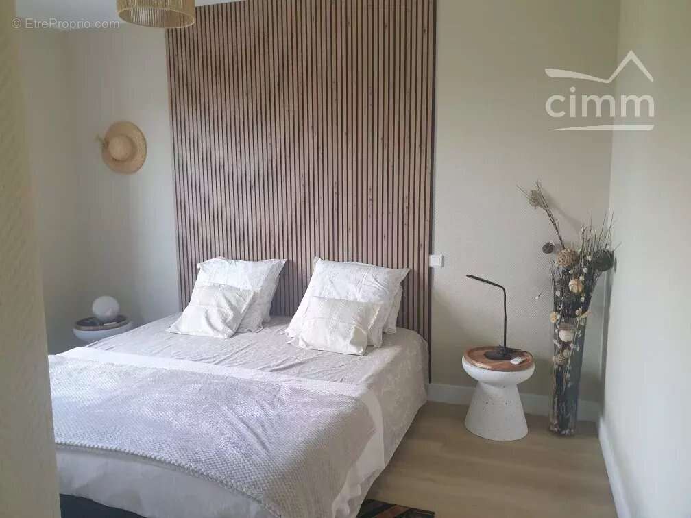 Maison à SAINT-ROMAIN-LE-NOBLE