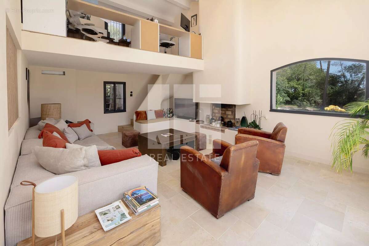 Maison à MOUGINS