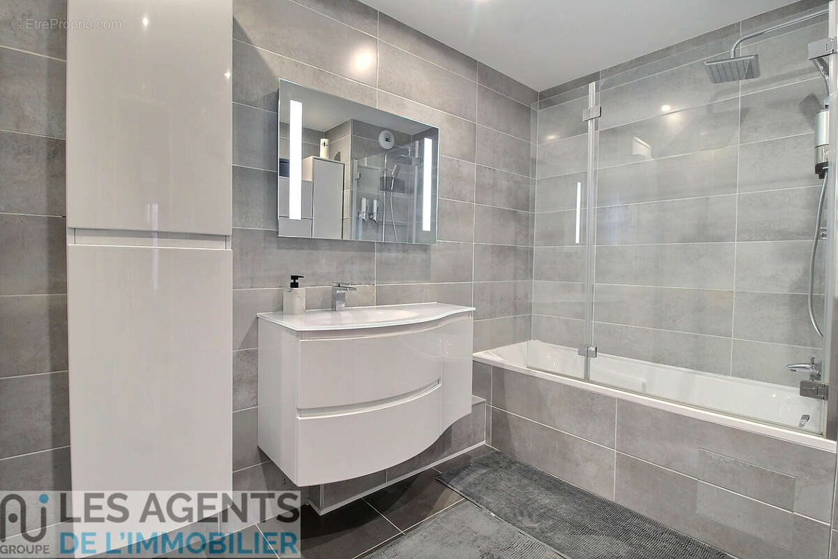 Appartement 3P - Puteaux Centre - loggia parking - photo 9