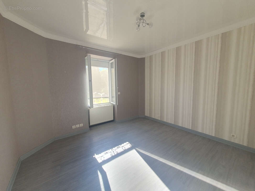 Maison à MARCILLAC-LA-CROISILLE