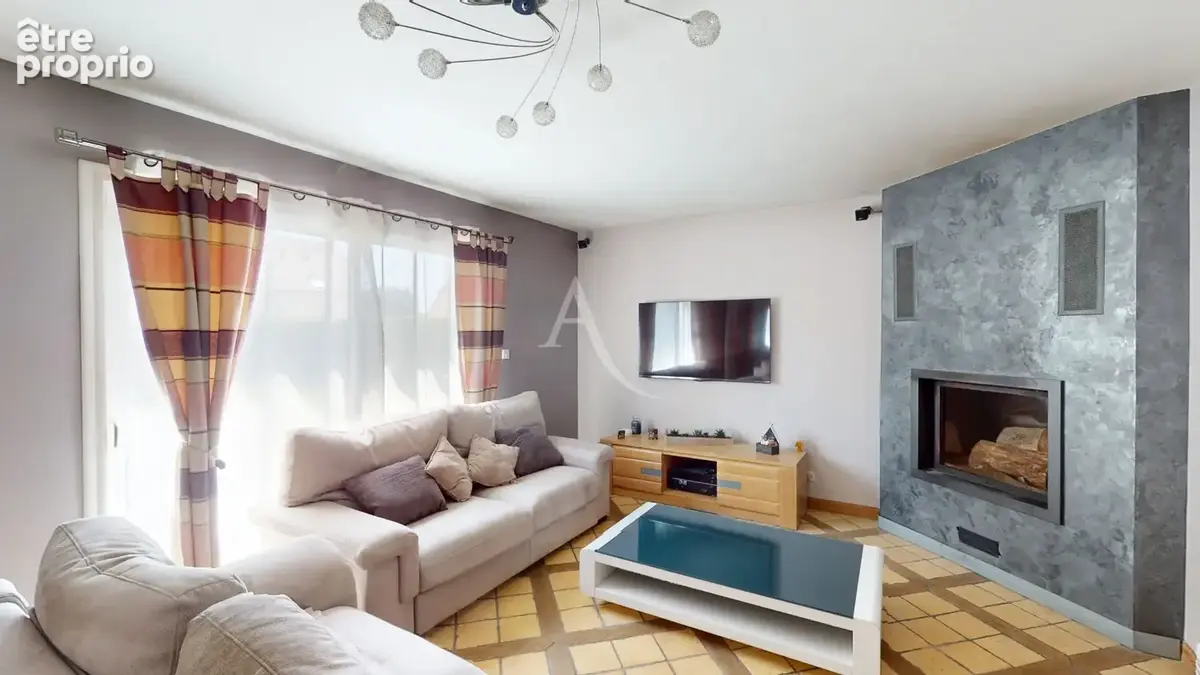 Maison familiale bourg de Chaingy  deuxième rang,  5 chambres garage, jardin. - photo 2