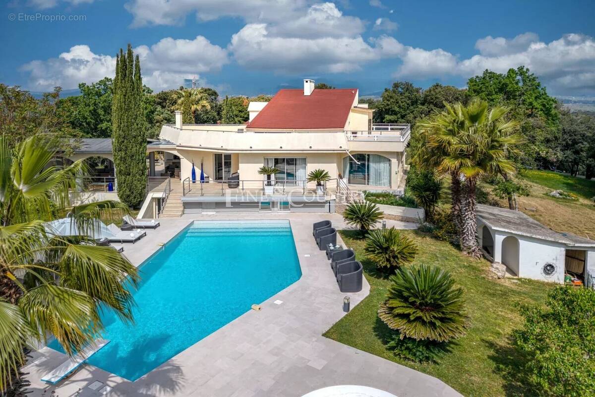 Maison à VALBONNE