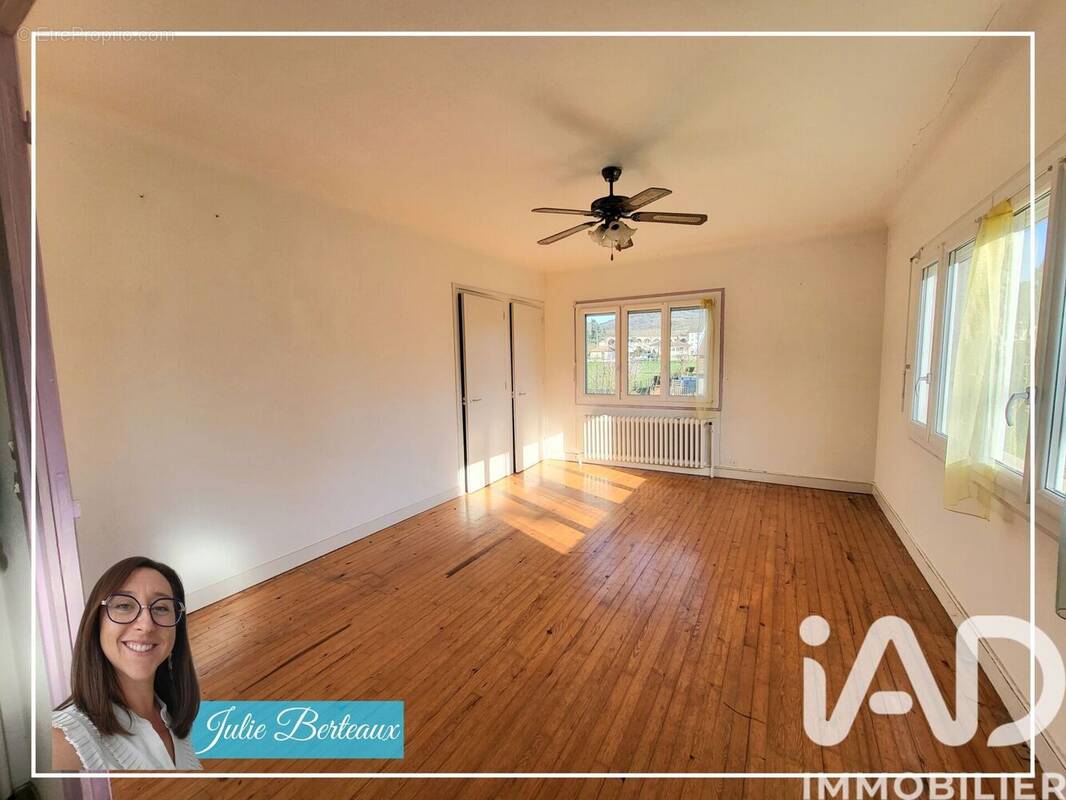 Photo 1 - Maison à SAINT-JUST-SAINT-RAMBERT