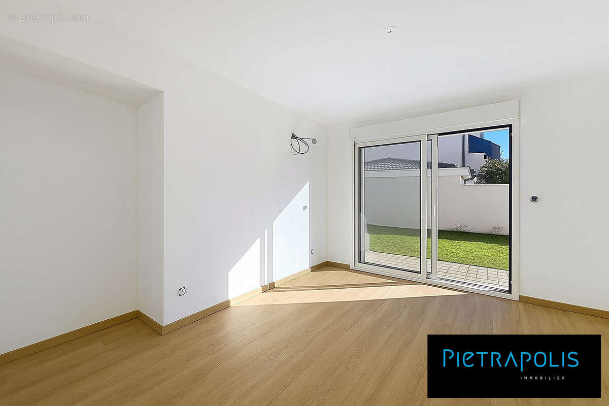 Appartement à FONTAINES-SAINT-MARTIN