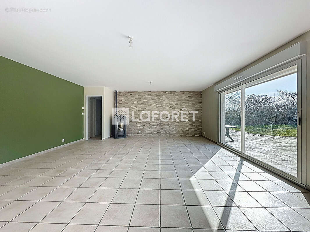 Maison à SAINT-JULIEN-SUR-VEYLE