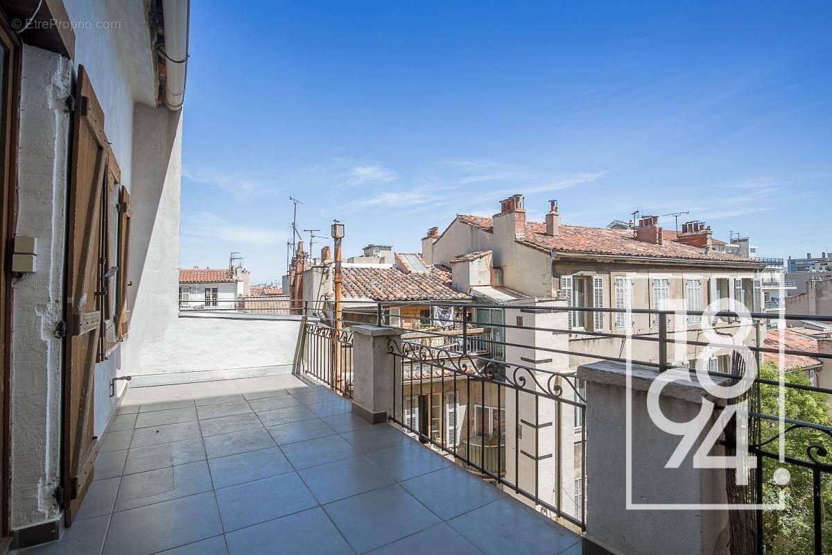 Appartement à MARSEILLE-6E