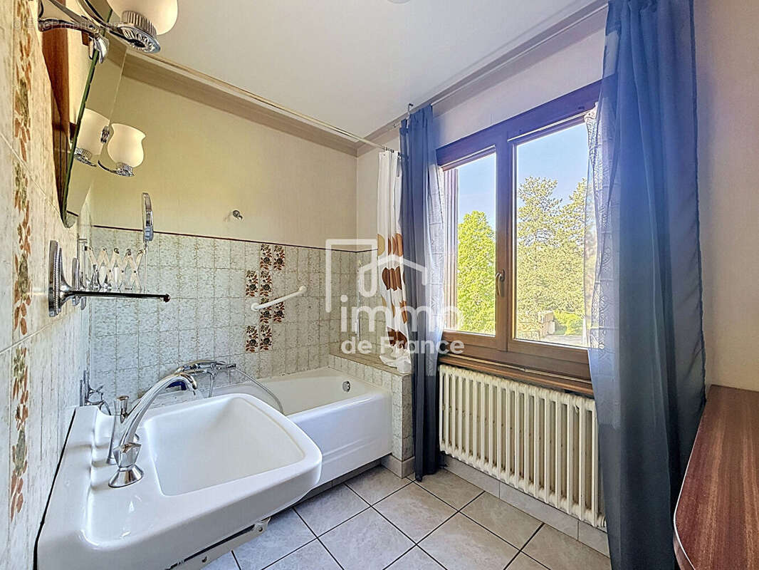 Maison à BELLEGARDE-SUR-VALSERINE