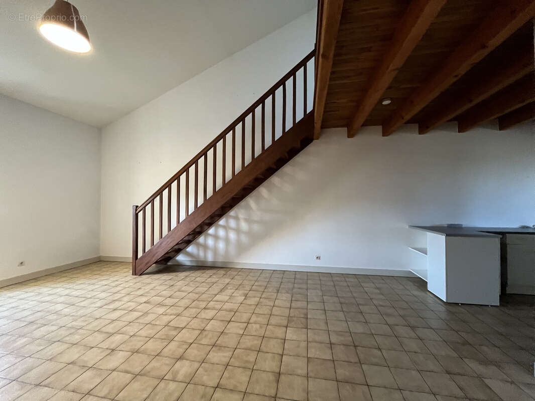 Appartement à RUELLE-SUR-TOUVRE