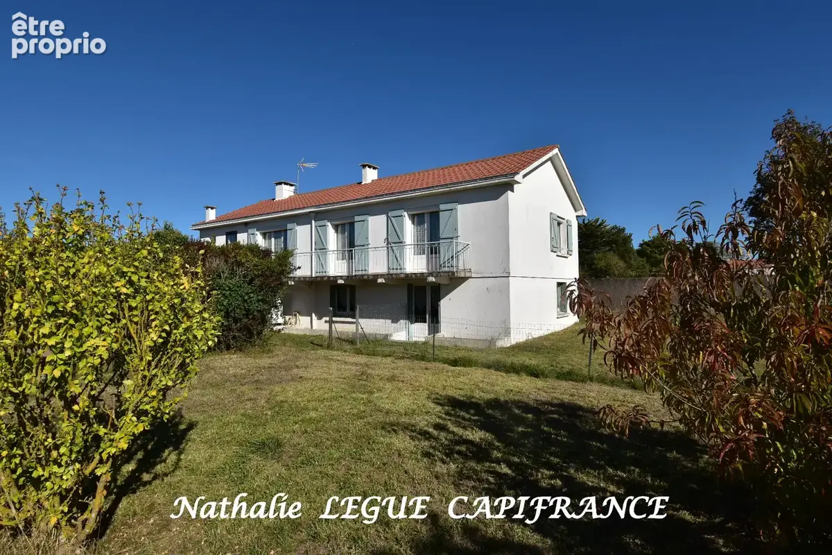 VENDEE ( 85 ) Maison à vendre 10 pièces LA BARRE DE MONTS Proche MER, PLAGES ,FORET,  NOIRMOUTIER, 153 m² ,5 chambres, 3 WC , 2  - photo 8