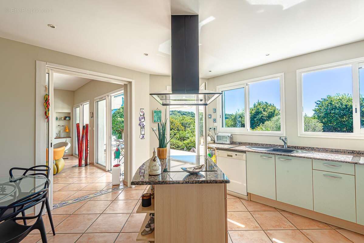 Maison à BASSUSSARRY