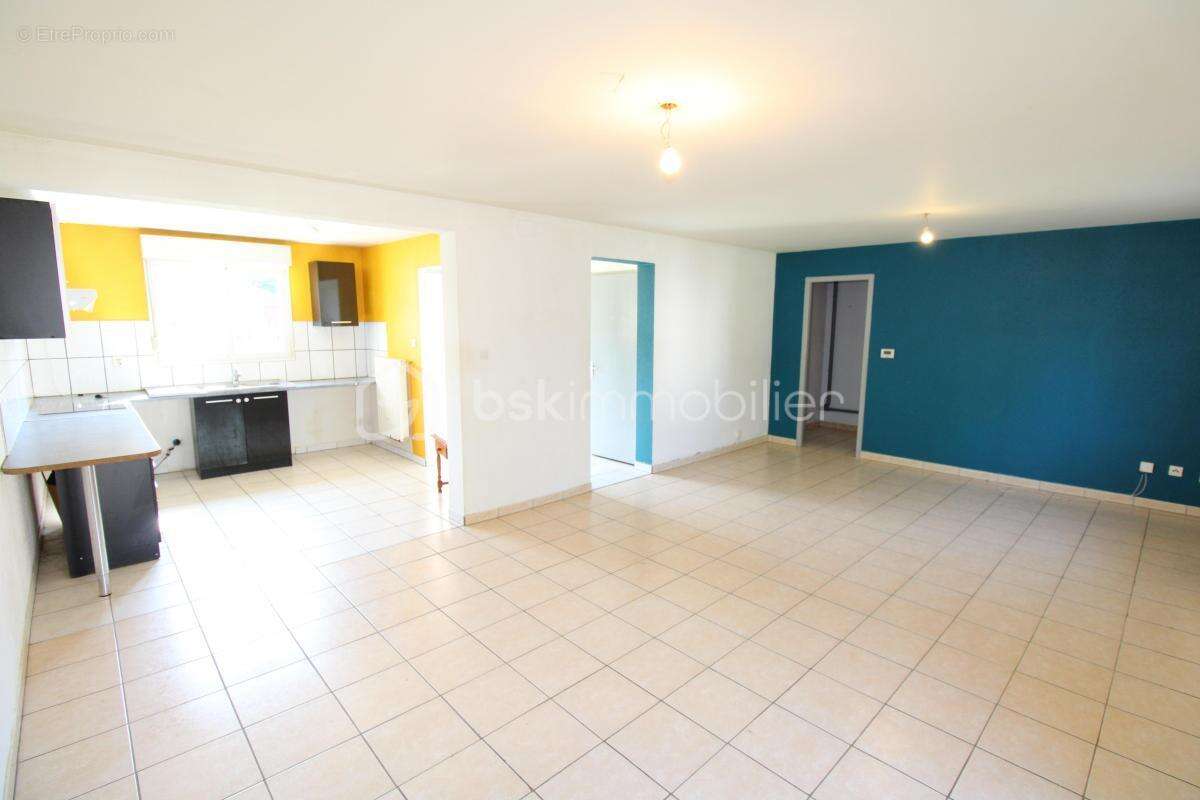 Maison mitoyenne 115 M2 sur 348 M2 terrain Foussemagne - photo 2