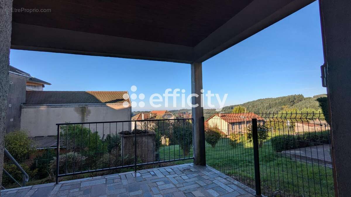 Maison à SAINT-REMY-SUR-DUROLLE