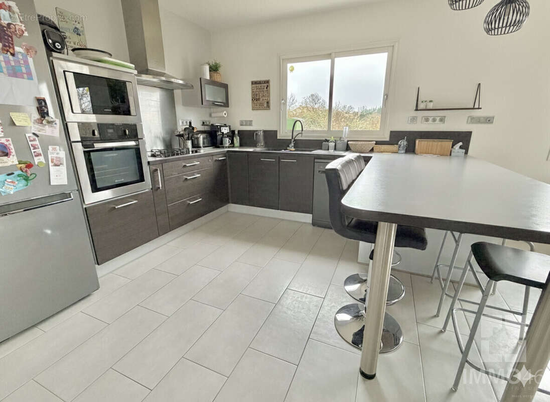 Maison 110 m² à Saint-Pierre-Lafeuille  - photo 8