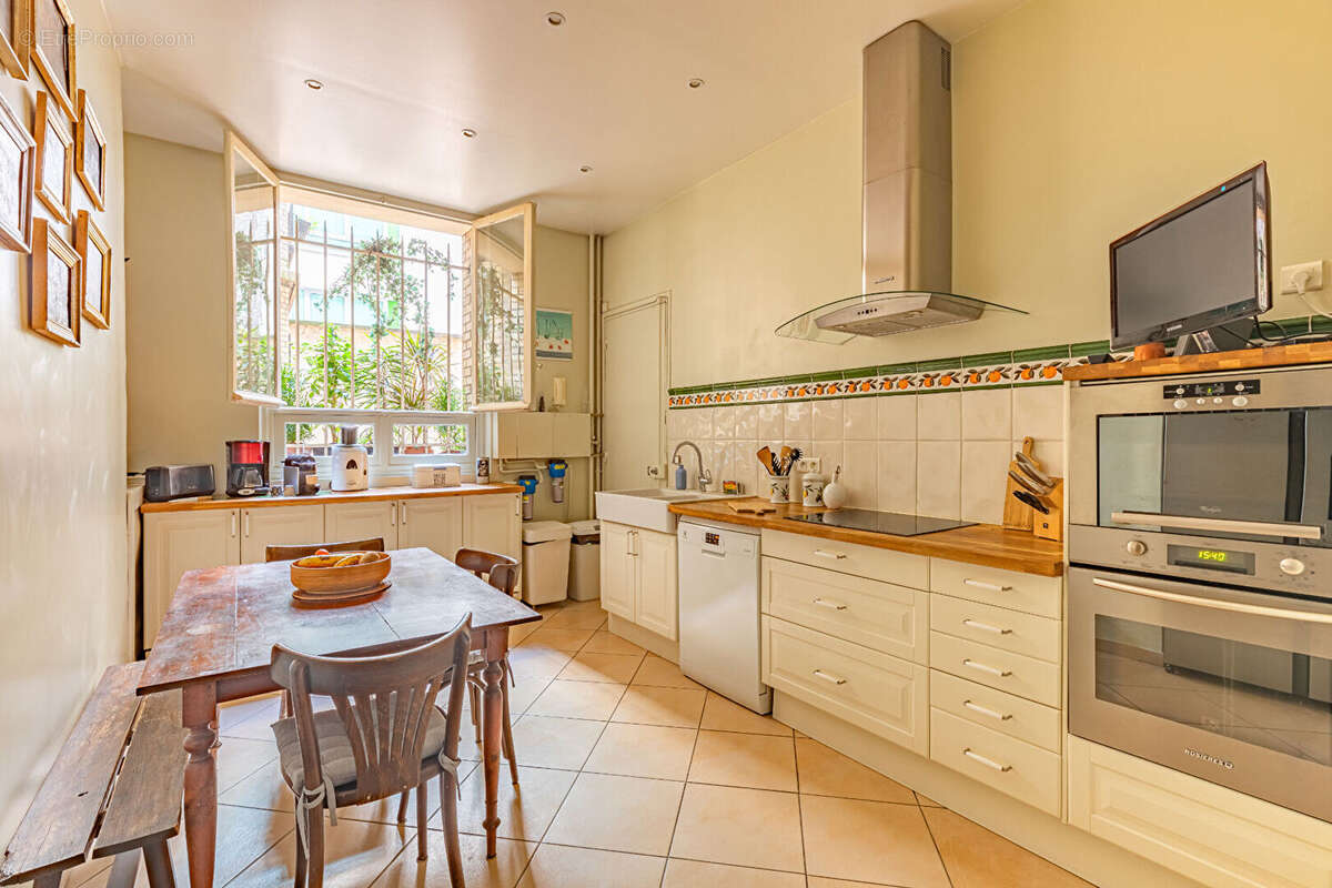 Appartement à PARIS-7E