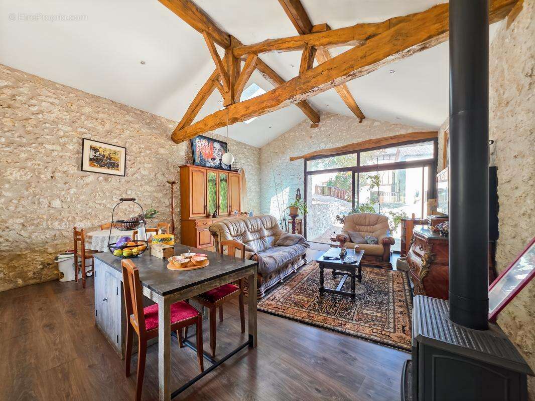 Maison à LAROQUE-TIMBAUT