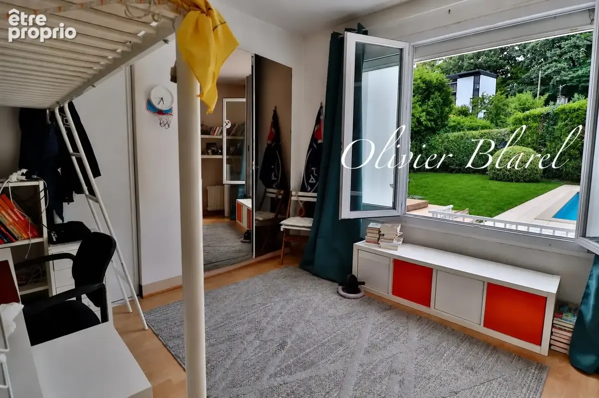 La Celle-Saint-Cloud – Villa familiale avec piscine – Parcelle de 967 m² – Gare à 3 minutes à pied - photo 13