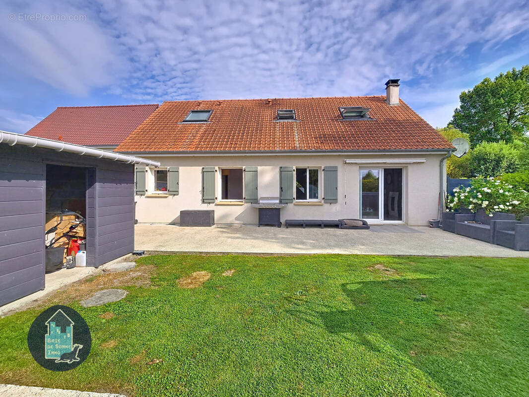 Maison à FAVIERES