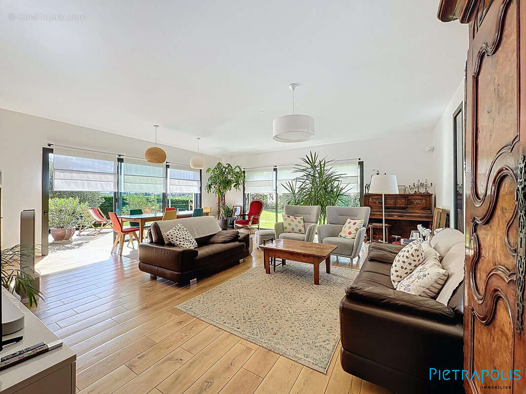 Maison à FLEURIEUX-SUR-L&#039;ARBRESLE