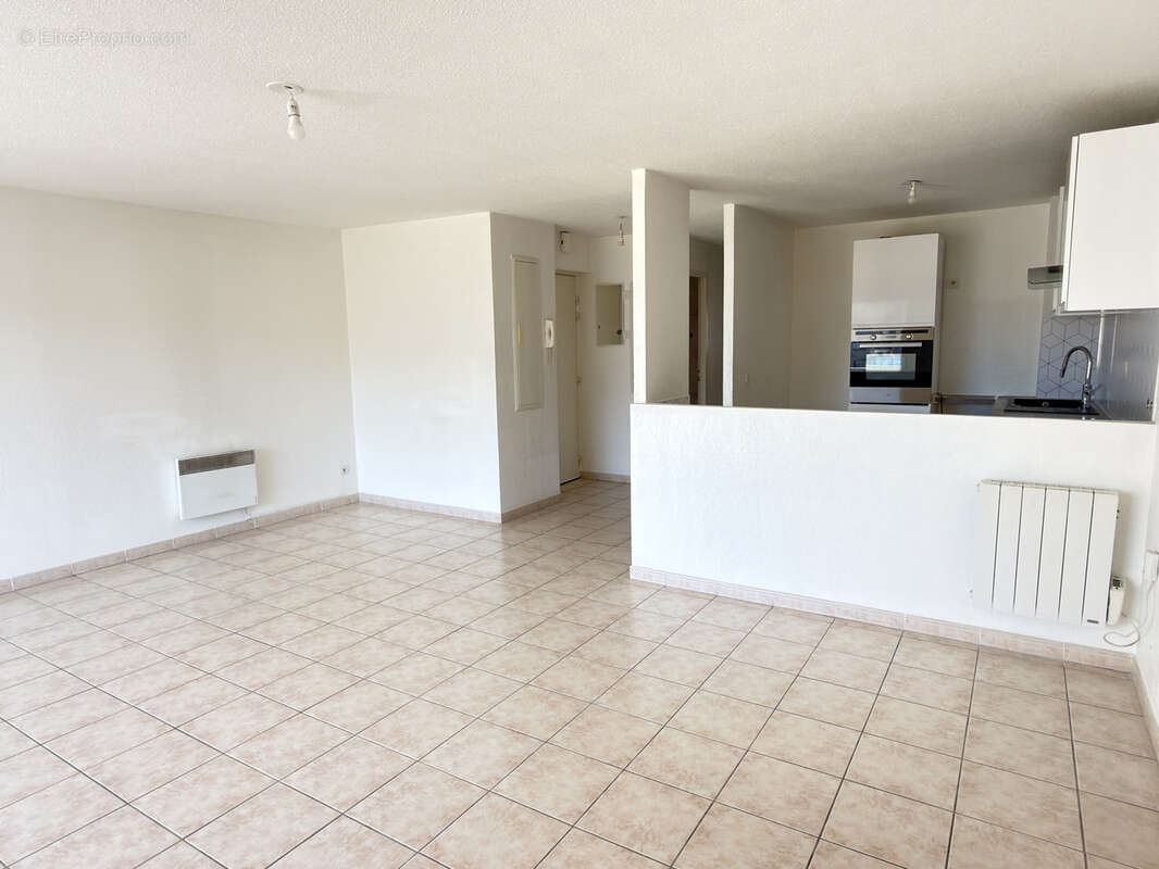 Exclusivité   Appartement P3 avec balcon, garage et cave   Quartier Capouchines, Nîmes - photo 5