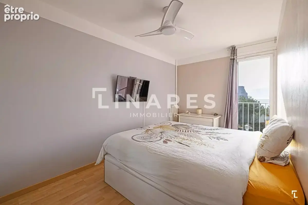 PLEIN CAP - Appartement T5 de 93 m2 - Terrasse  - Stationnement - Vue Cap Canaille et mer - 13260 CASSIS - photo 9