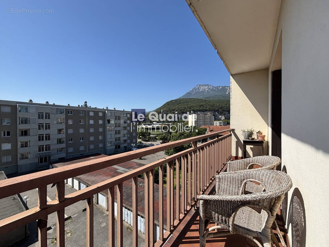 Appartement à FONTAINE