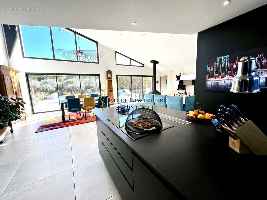 Maison à VIOLS-LE-FORT