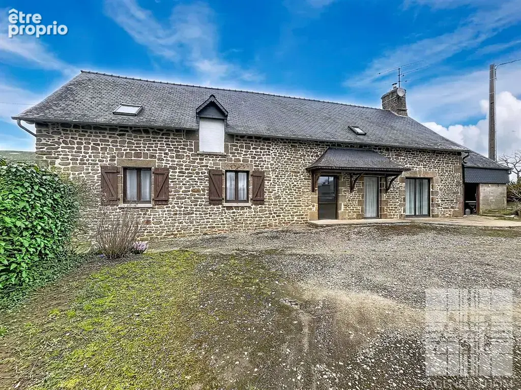 Photo Maison à Saint-Denis-De-Gastines au prix de 210 000€