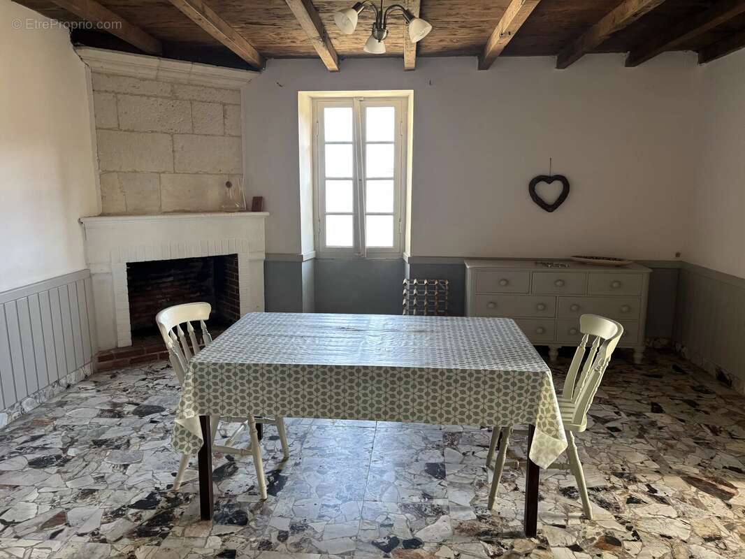 Maison à AUBETERRE-SUR-DRONNE