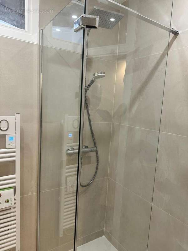 Salle de douche - Appartement à NICE