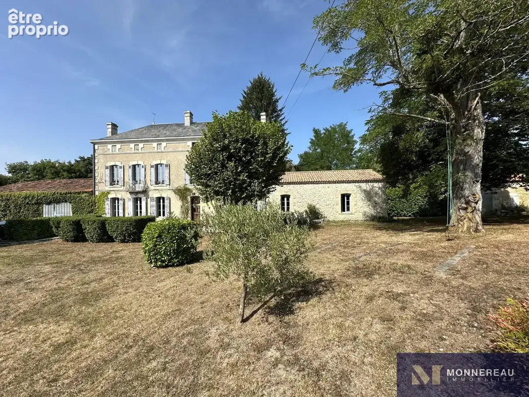 Maison de maitre avec parc et piscine - photo 27