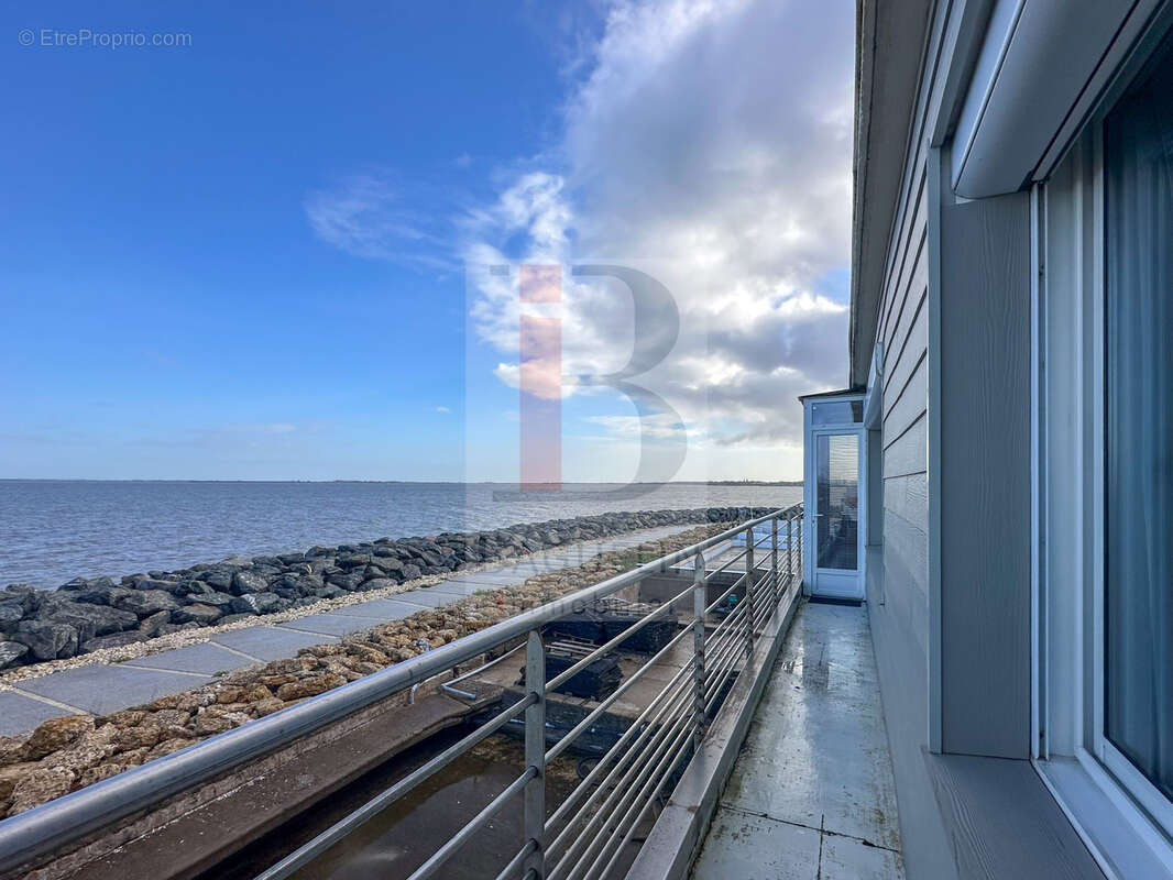 Appartement à FOURAS