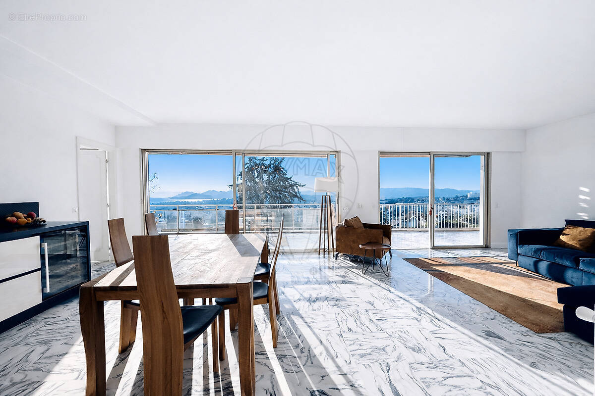 Appartement à LE CANNET