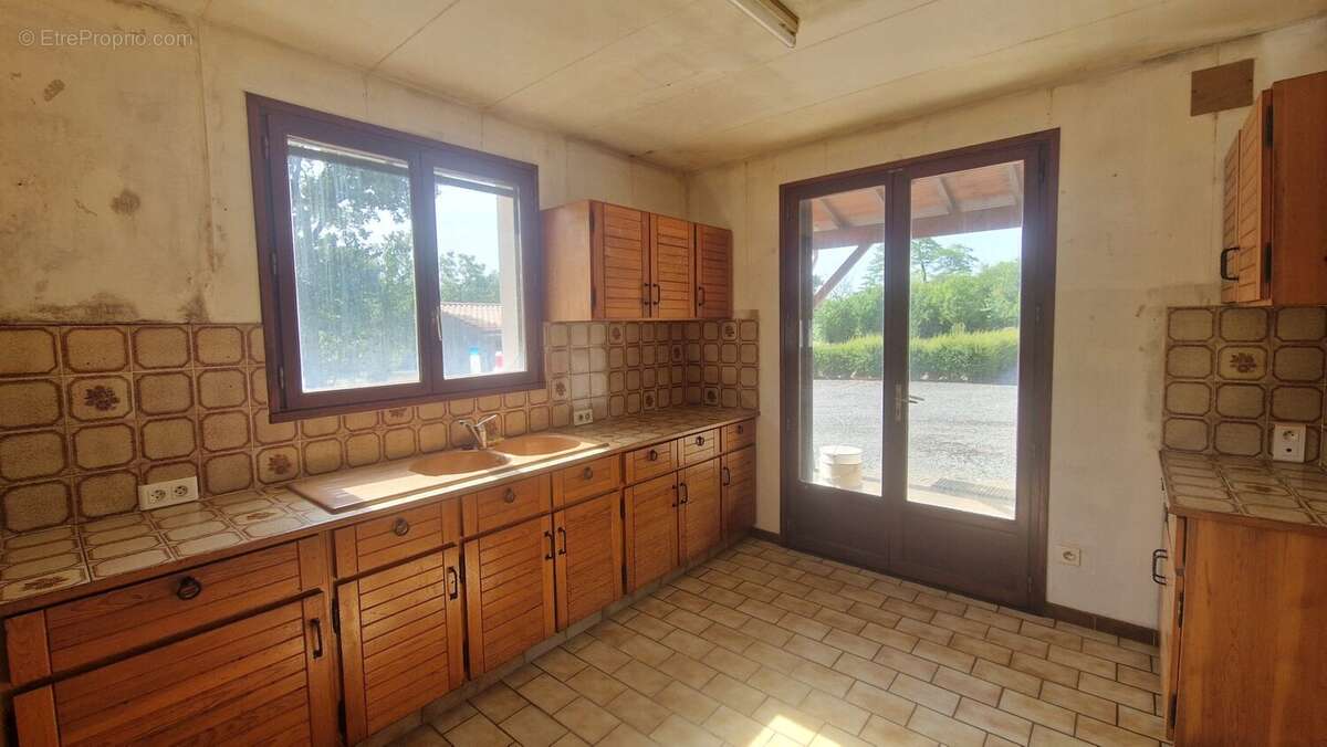 Maison 210 m² à Vallans  - photo 7